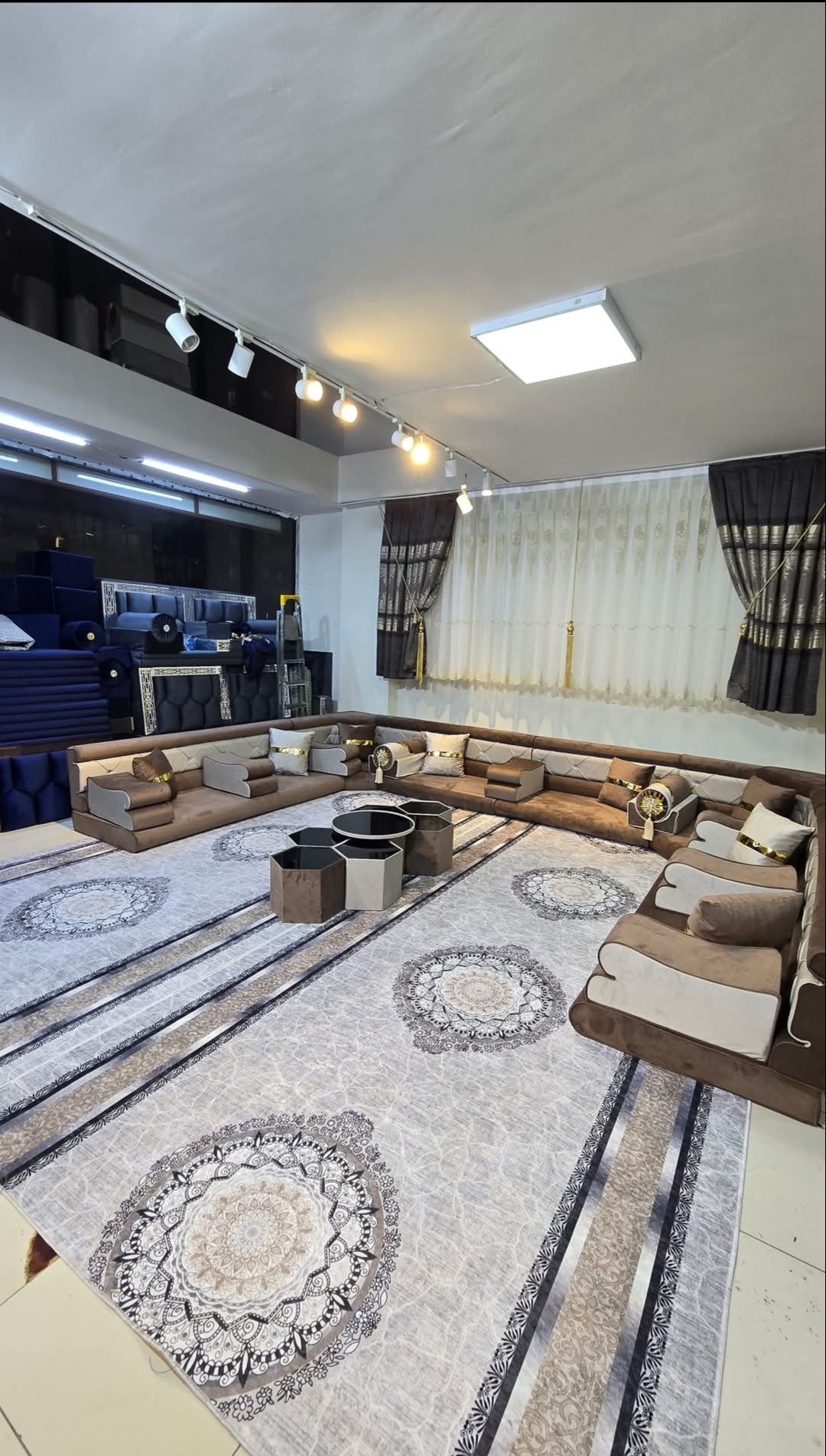 مفروشات الهرم الخليج للمجالس العربية