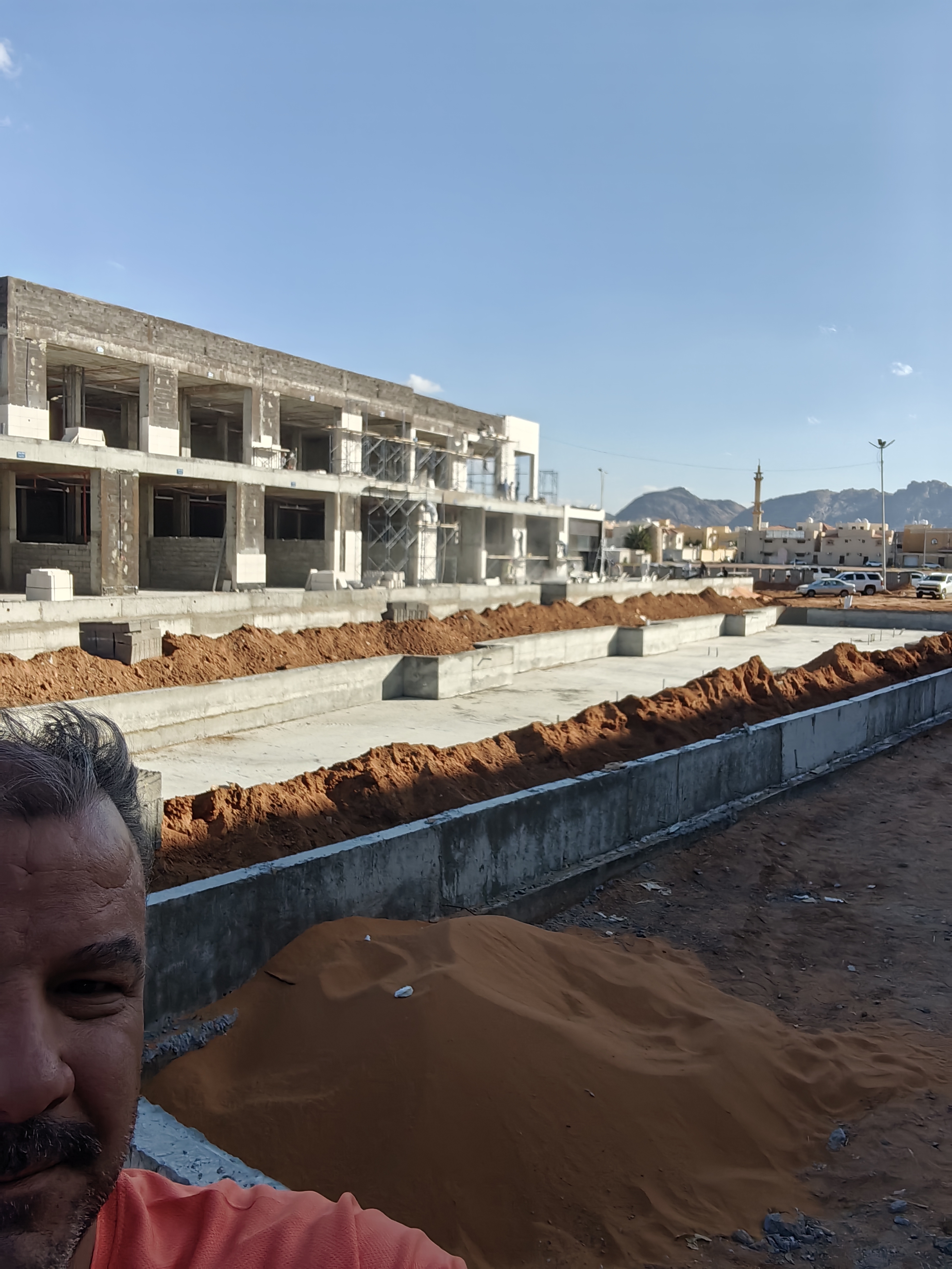 أنشاء مسابح و نوافير راقصة